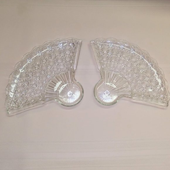 Anchor Hocking Daisy And Buttons Clear Glass Fans, Vintage Glass Plates - Picture 1 of 7